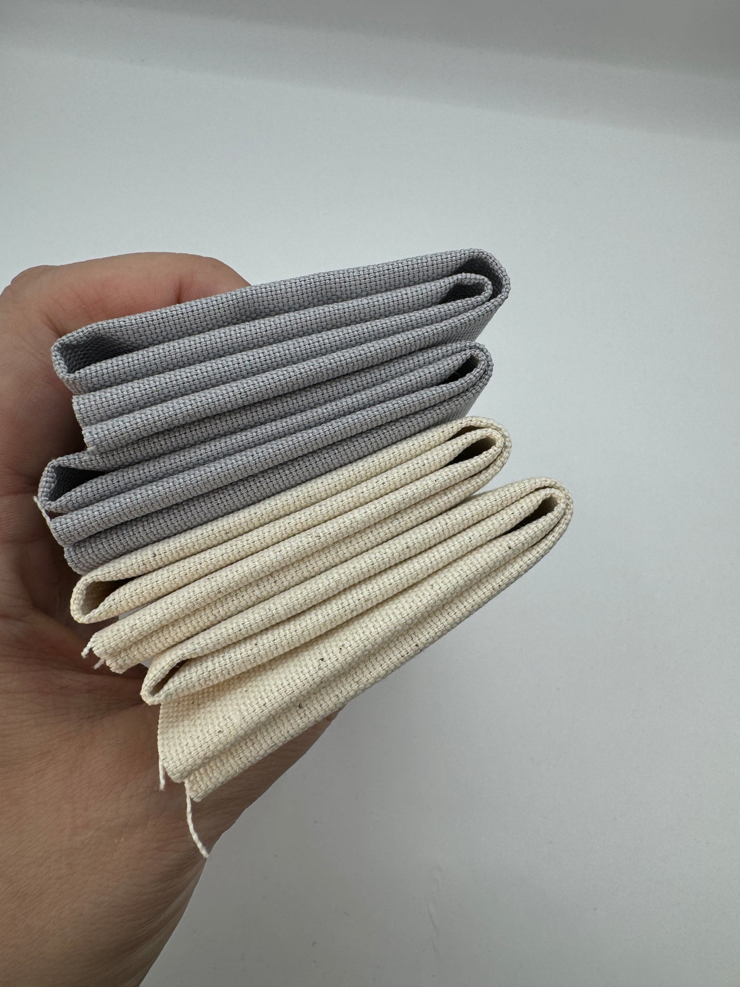 Stoff zum Sticken "Natur/Grau"