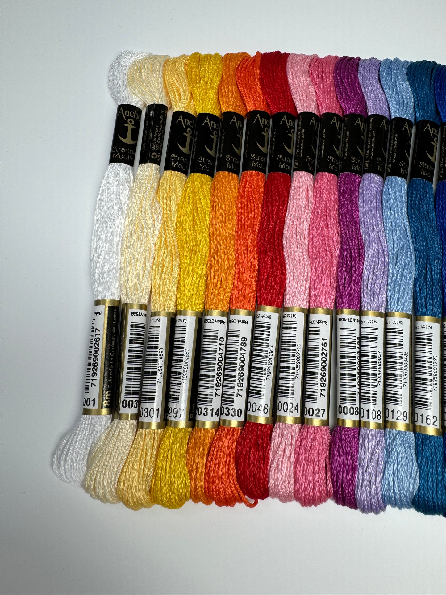 Stickgarn,Stickgarn Set, Garn zum Sticken, Sticktwist, 18 Garndocken, "Basic Farben"