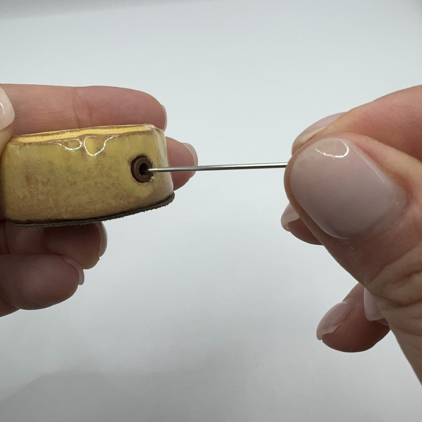 Nadelanspitzer mit Magnet "Weiß"