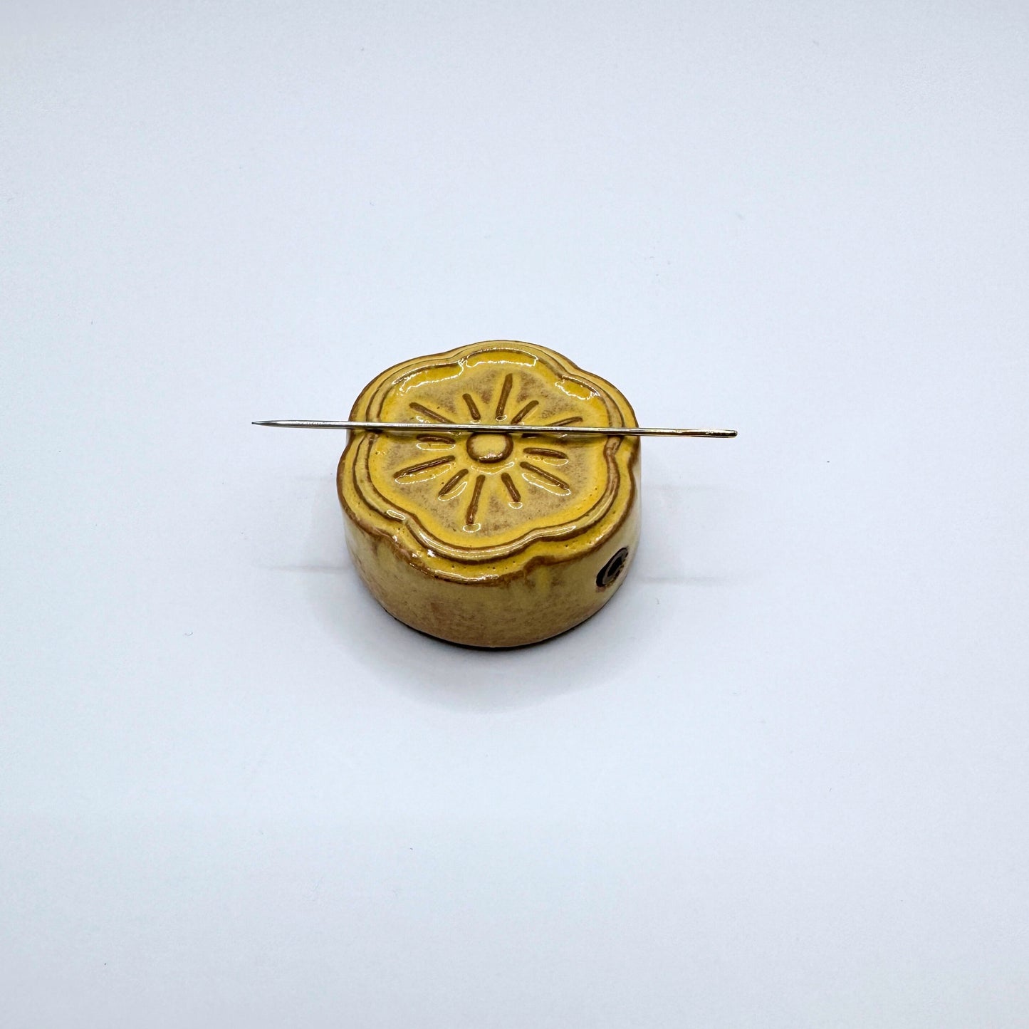 Nadelanspitzer mit Magnet "Gelb"