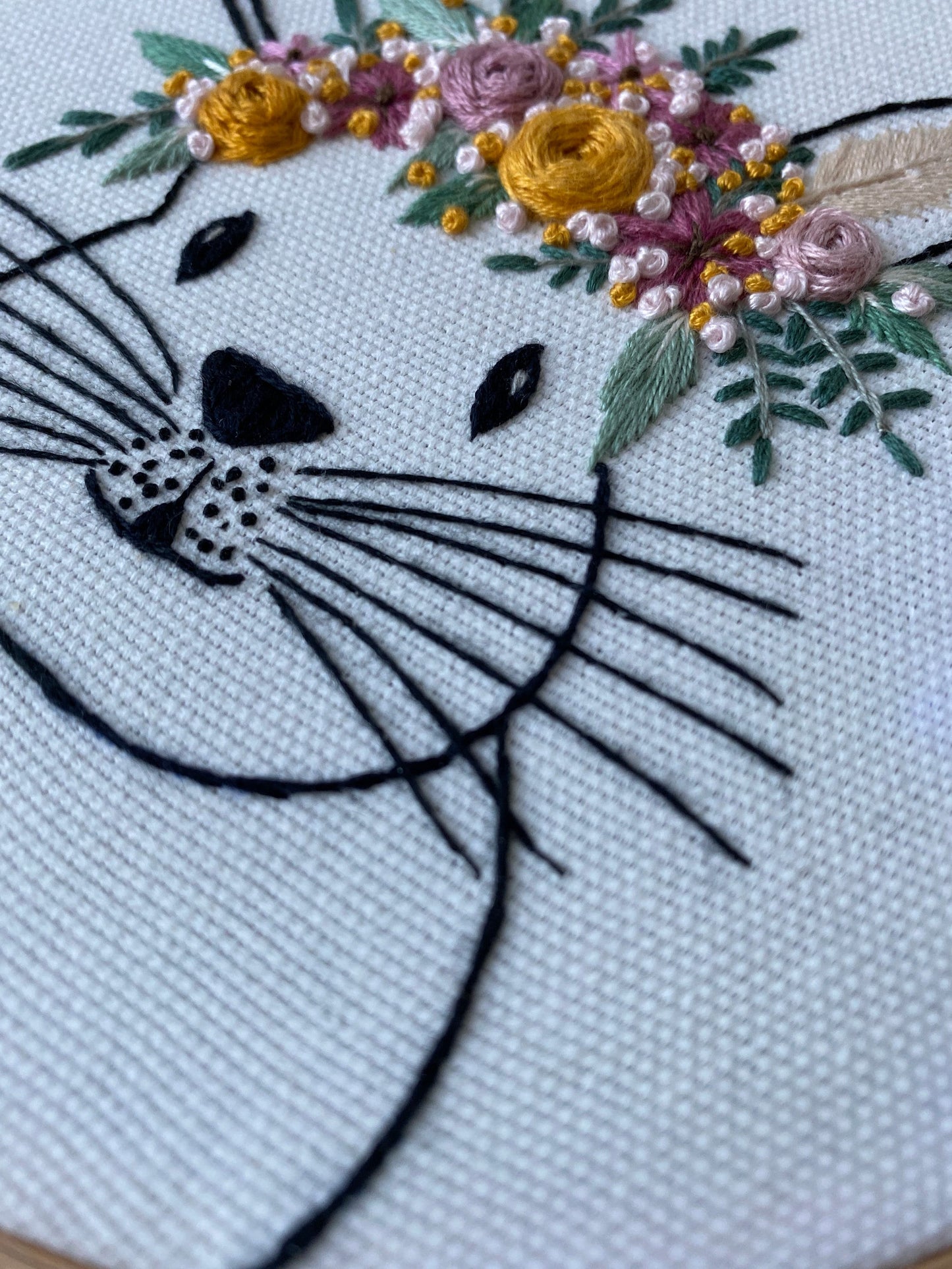 Stickvorlage, Osterhase, Hase mit Blumenkranz, Hase, Stickbild, Sticken Anfänger, Embroidery Pattern, Kinderzimmer, Anleitung Sticken