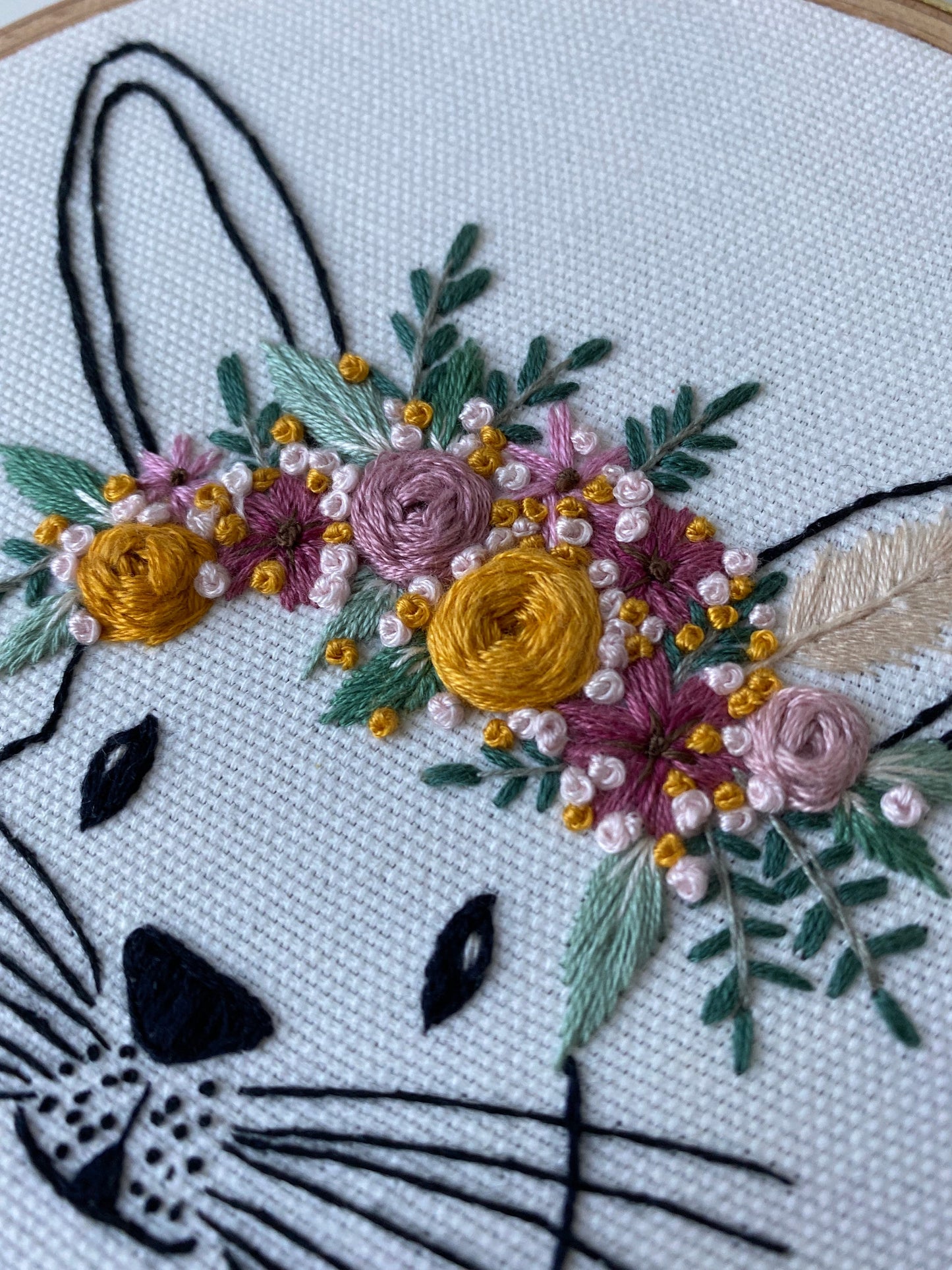 Stickvorlage, Osterhase, Hase mit Blumenkranz, Hase, Stickbild, Sticken Anfänger, Embroidery Pattern, Kinderzimmer, Anleitung Sticken