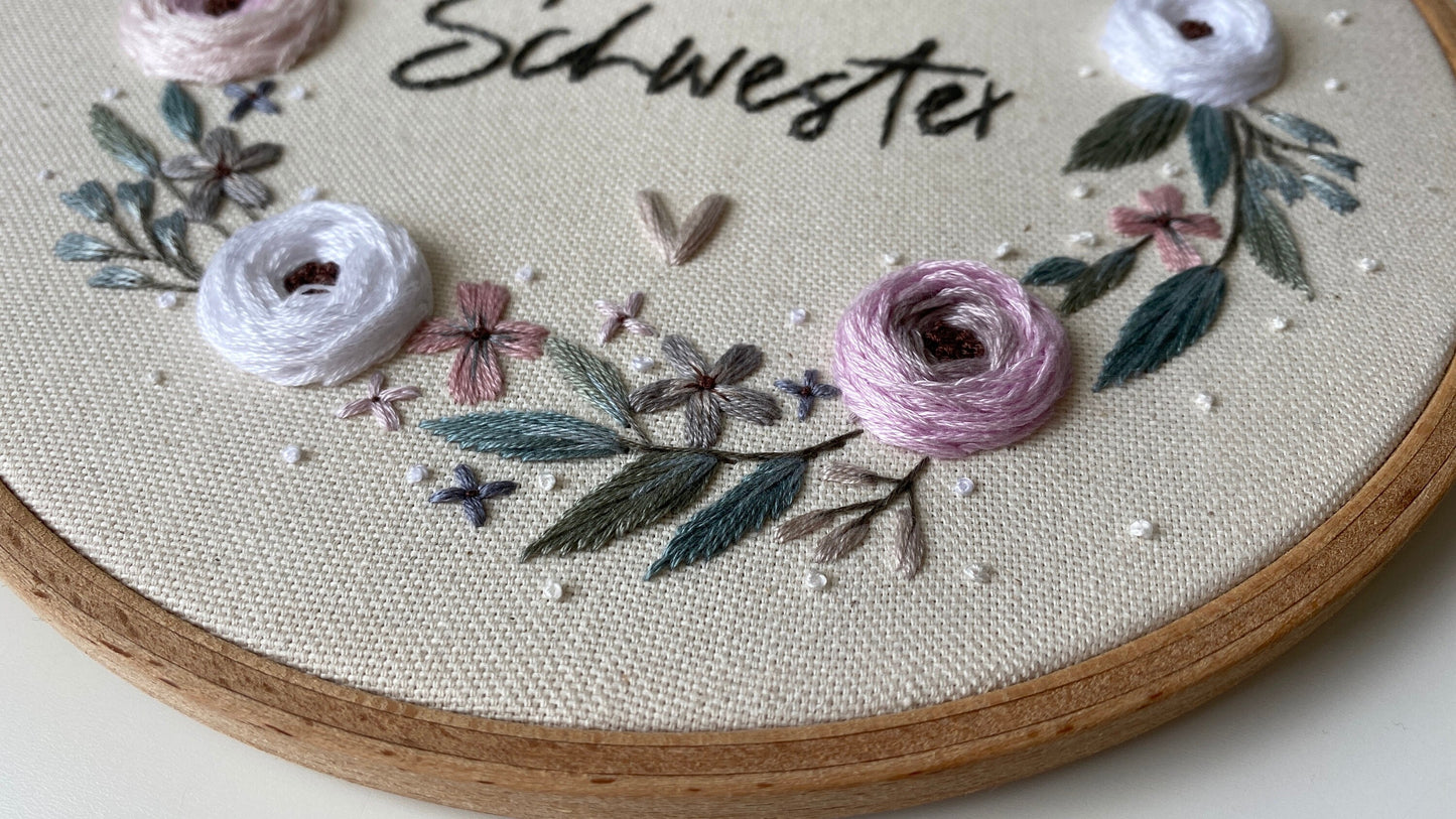 Stickvorlage, Blumenkranz, "Beste Schwester", Stickbild, Individuelles Geschenk + Gratisvorlage