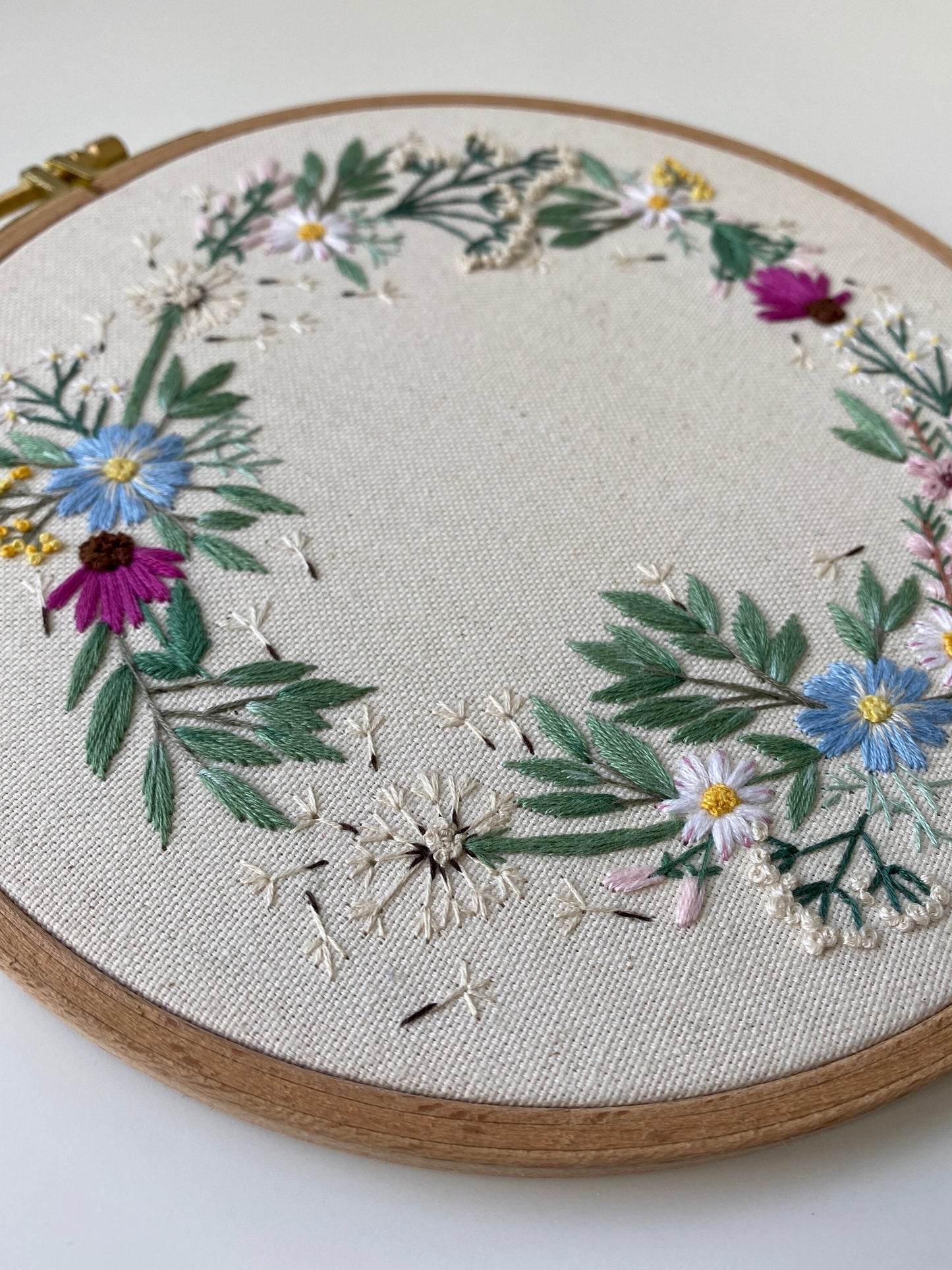 Stickvorlage, Wildblumenkranz, Hochzeit, Ringkissen, Geschenk, Sticken, individuelles Geschenk, Modern Embroidery, Stickbild, Sommerkranz