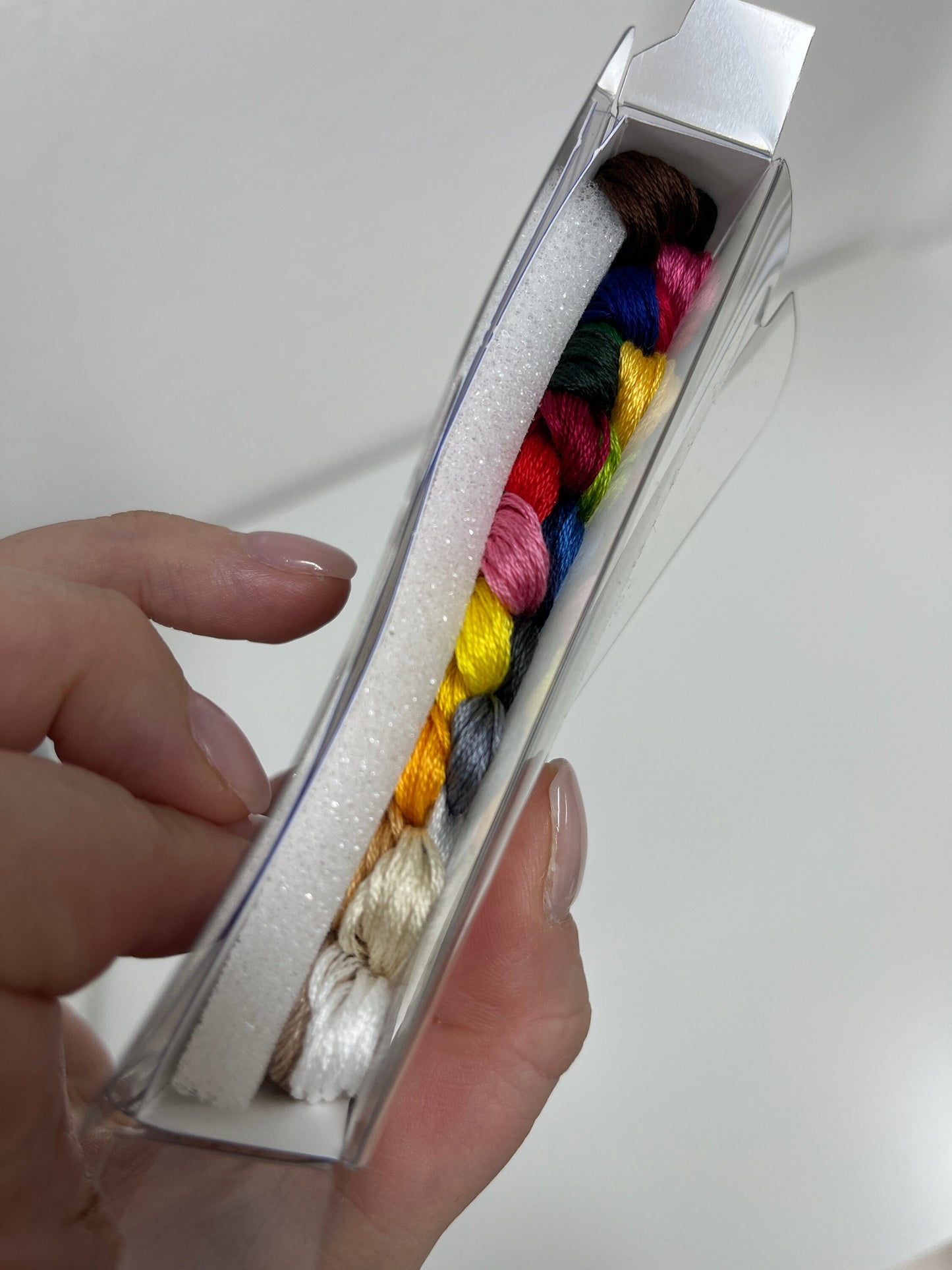 Stickgarn, Sticktwist, Garn zum Sticken, Stickset, Garnset, 24 Garndocken, "Must-Haves"