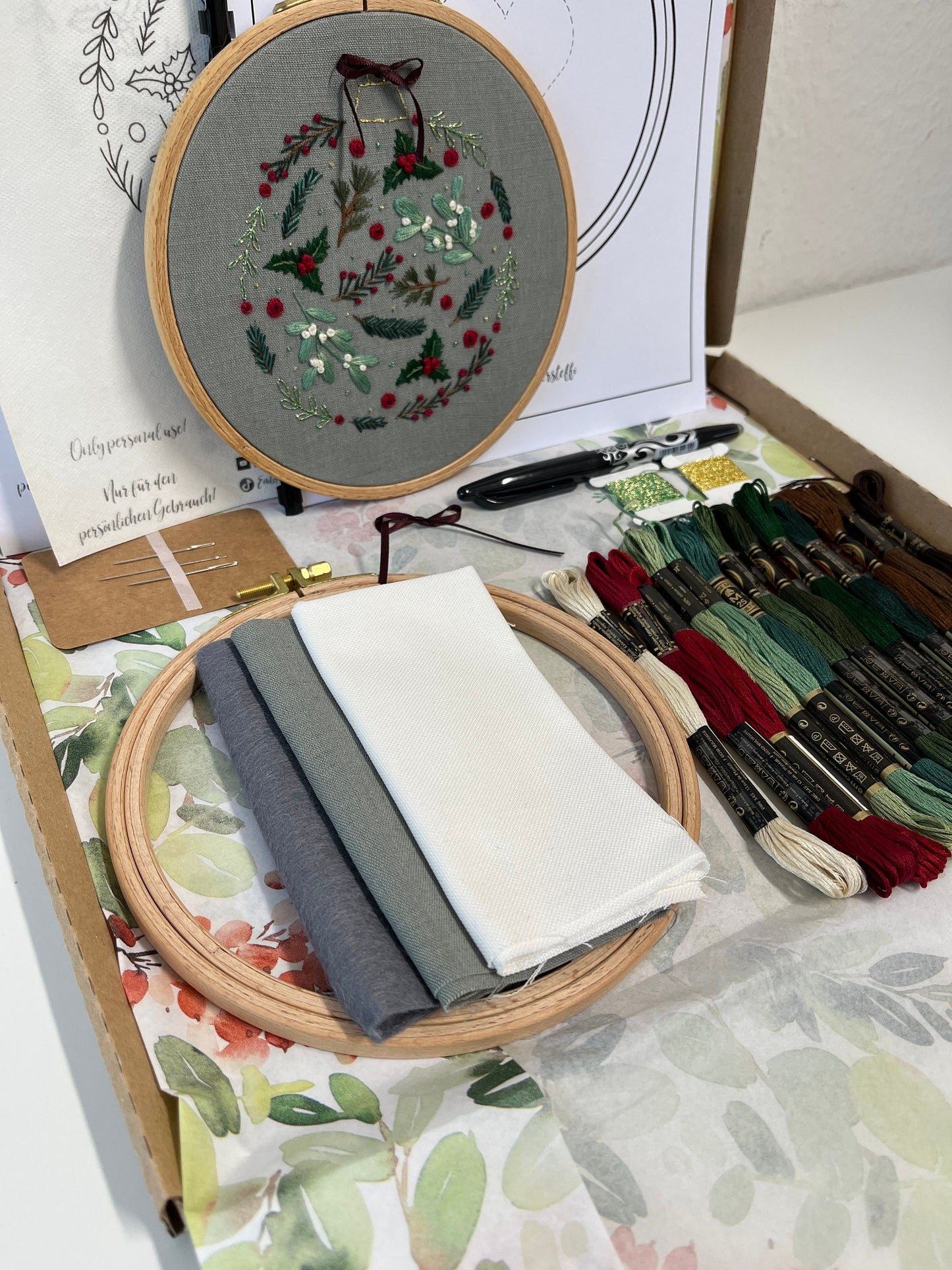 STICKKIT, WEIHNACHTSKUGEL, WEIHNACHTEN, Sticken, Weihnachtsdeko, Weihnachtsgeschenk, Tannenbaumkugel, Stickset, Set zum Sticken