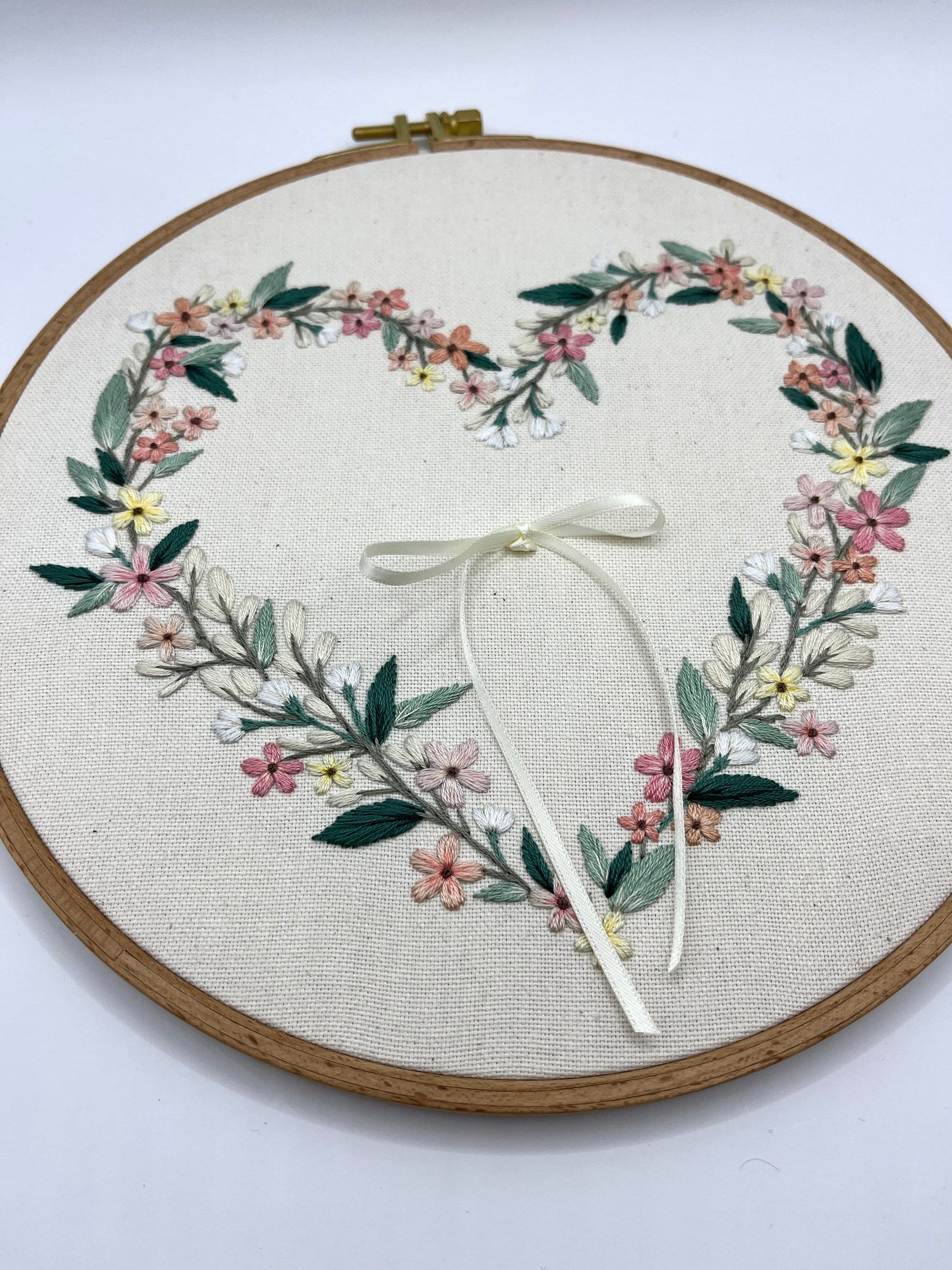 Stickvorlage, Blumenherz, Frühling, Blumen, Vorlage zum Sticken, Hochzeit, Ringkissen, Sticken, Stickvorlage PDF, Stickvorlage, Anleitung