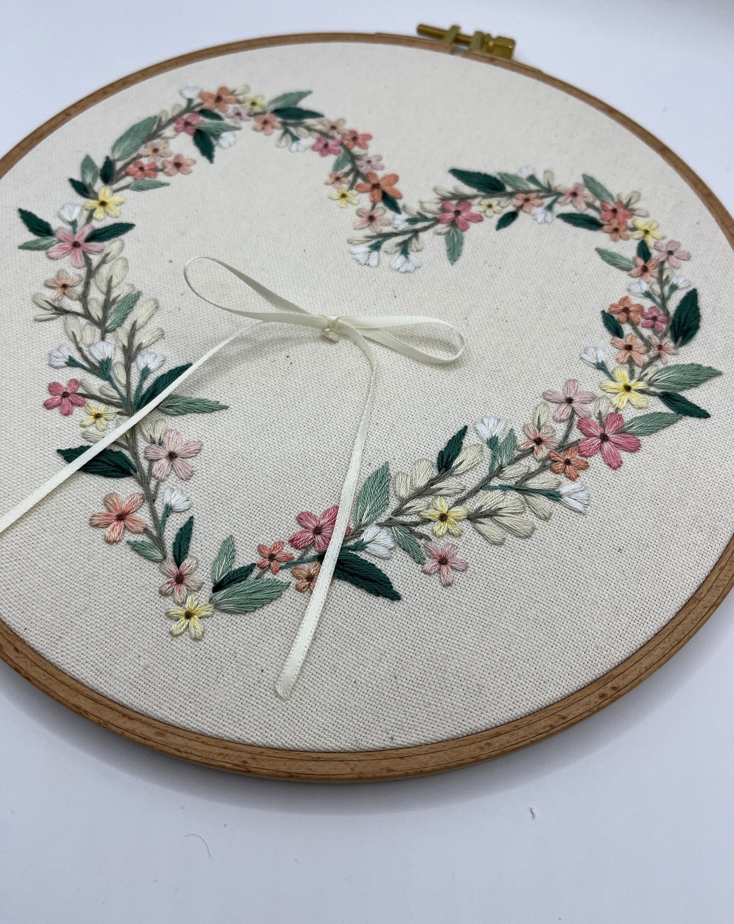 Stickvorlage, Blumenherz, Frühling, Blumen, Vorlage zum Sticken, Hochzeit, Ringkissen, Sticken, Stickvorlage PDF, Stickvorlage, Anleitung