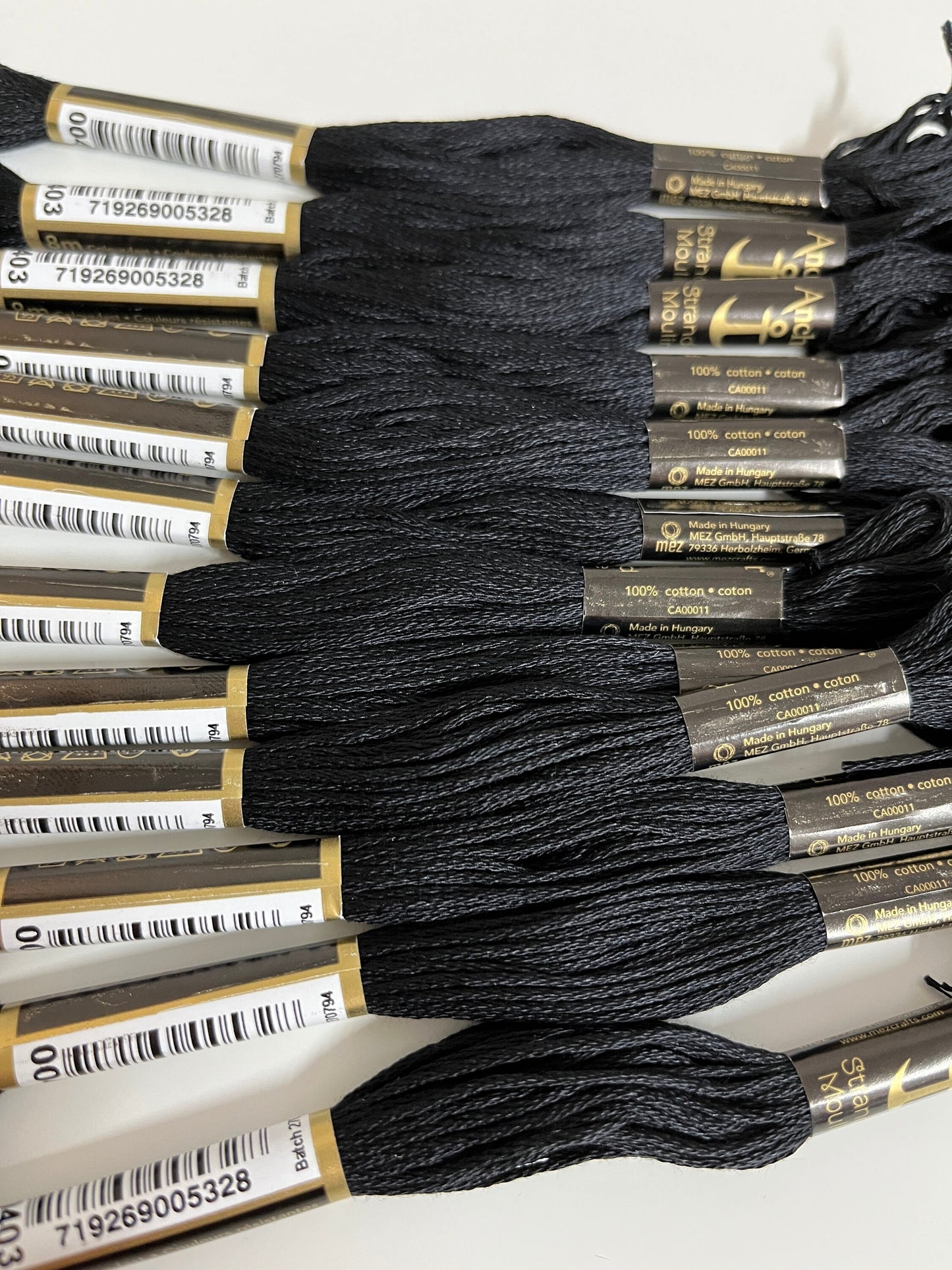 Stickgarn Schwarz, Schwarzes Stickgarn, Baumwollstickgarn, Stickgarn Anchor