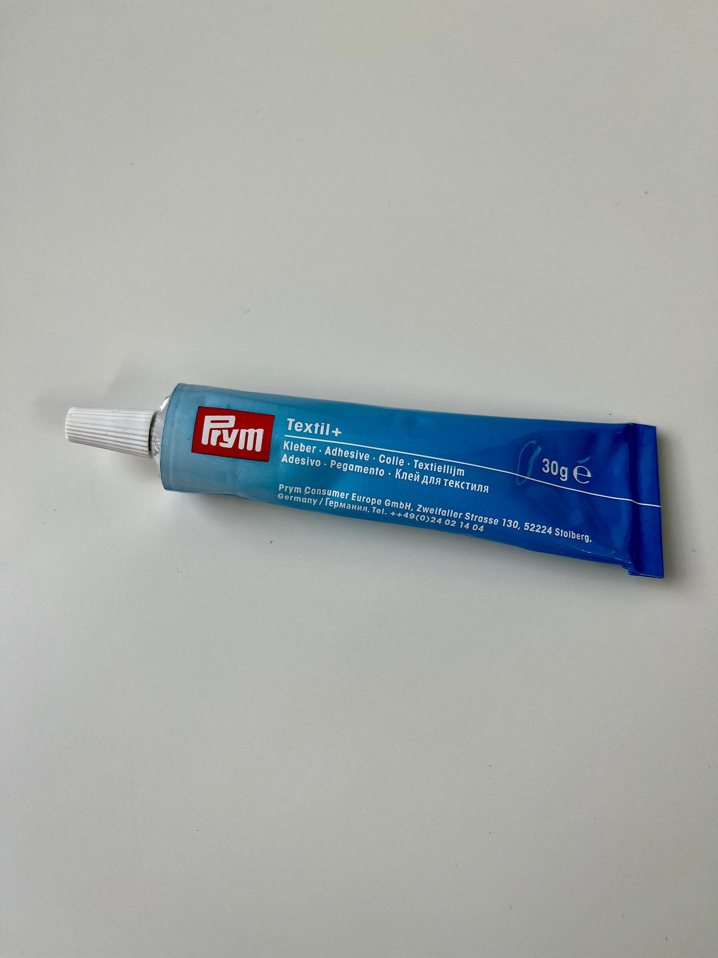 Kleber zum Verkleben der fertigen Stickringe, Textilkleber Plus von Prym, 30g