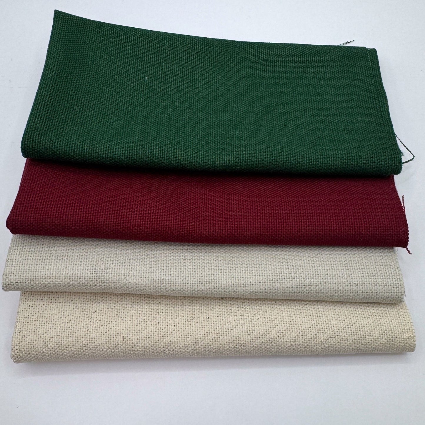 Stoff zum Sticken, Stoffpaket "Tannengrün/Natur/Bordeaux" Weihnachts Kollektion 2025