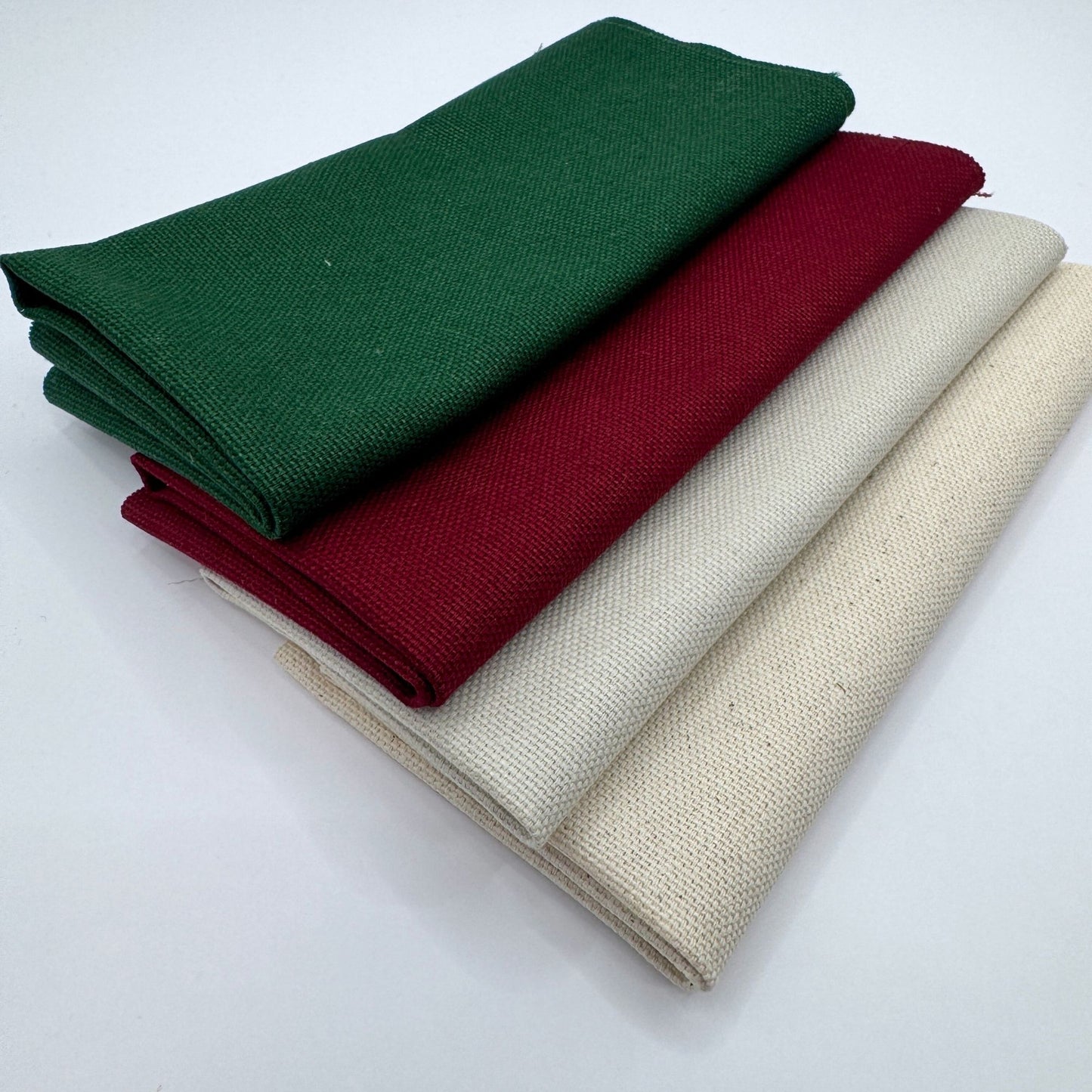 Stoff zum Sticken, Stoffpaket "Tannengrün/Natur/Bordeaux" Weihnachts Kollektion 2025